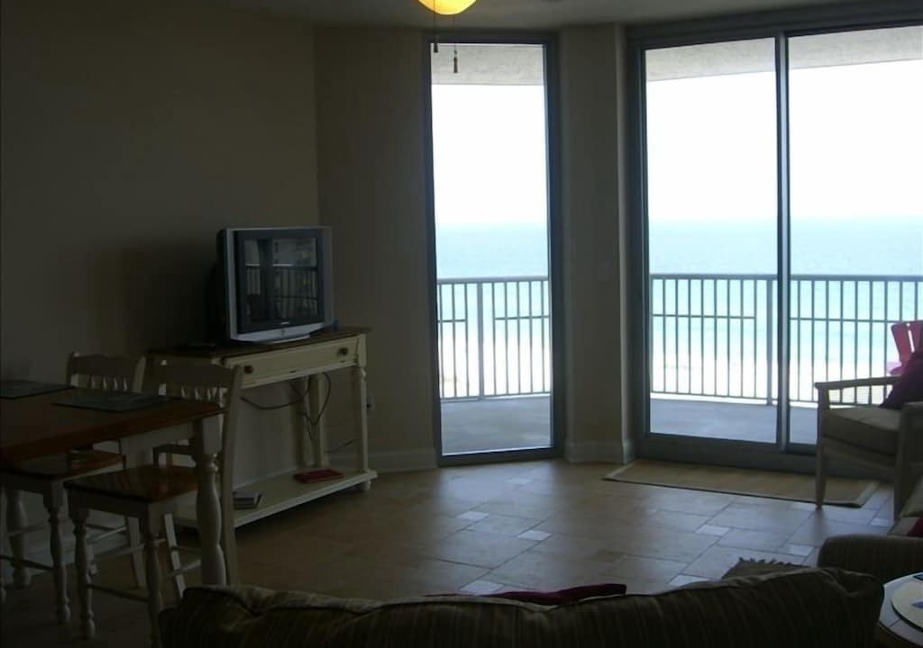 Photo of Livingroom in Pensacola Beach