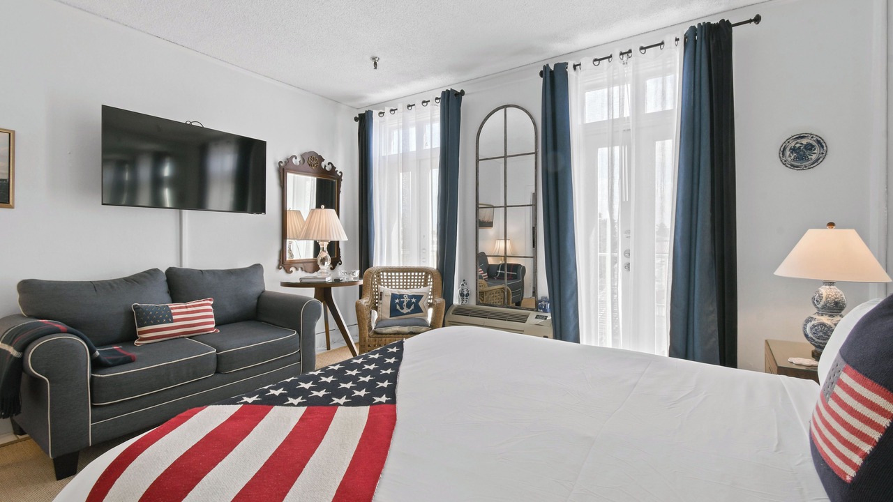 Photo of Livingroom in Palm Beach - West Palm Beach