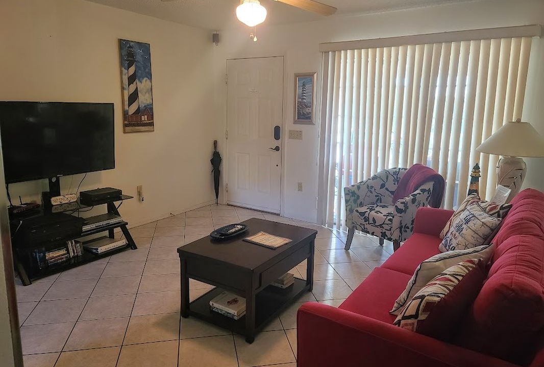 Photo of Livingroom in Paradise Lakes