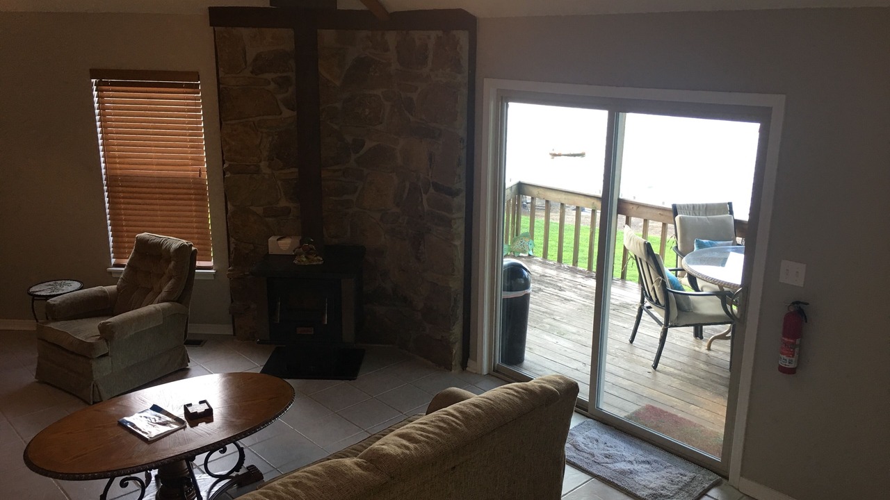 Photo of Livingroom in Rogersville