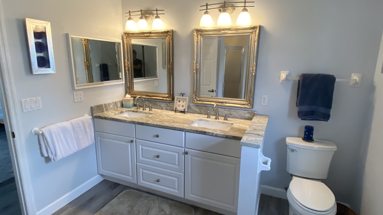 Photo of Bathroom in Mid Island