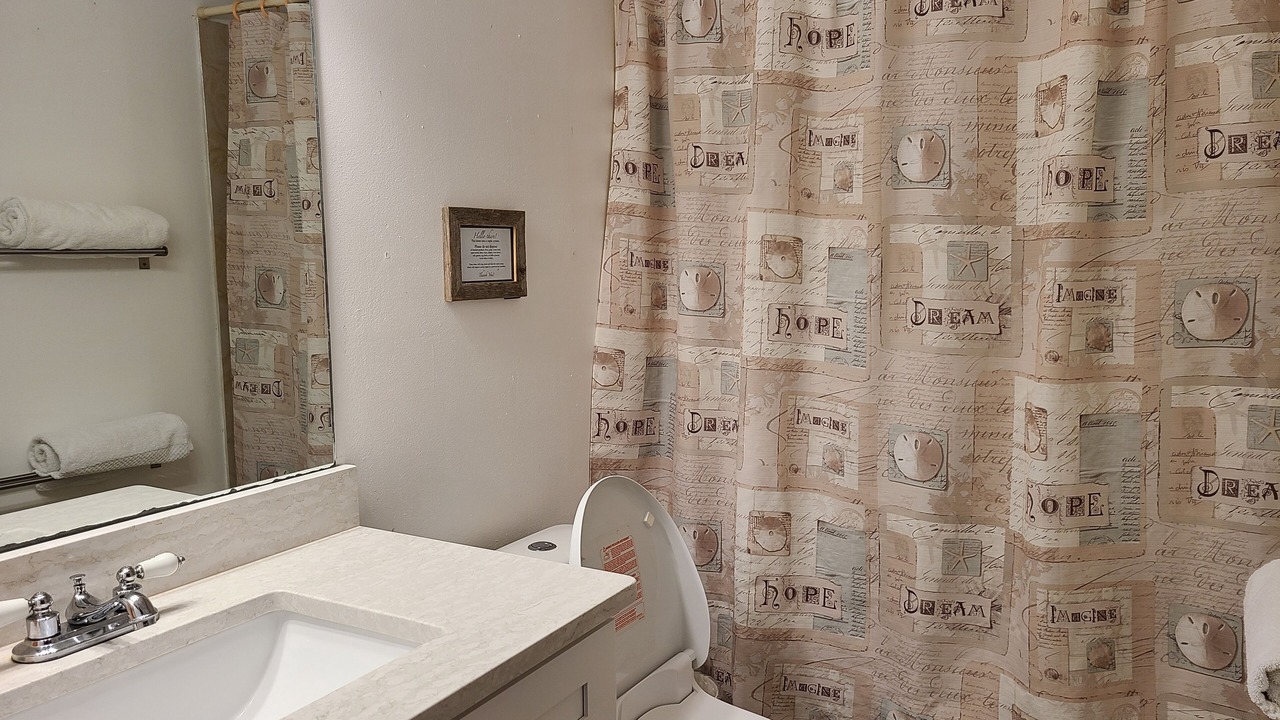 Photo of Bathroom in Eastlake Weir