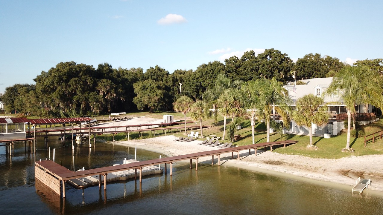 Photo of Others in Eastlake Weir