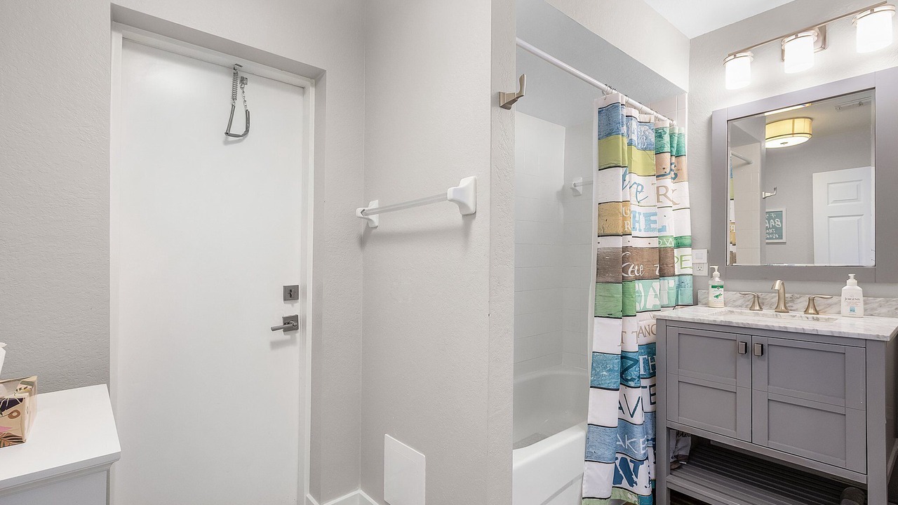 Photo of Bathroom in Trafalgar
