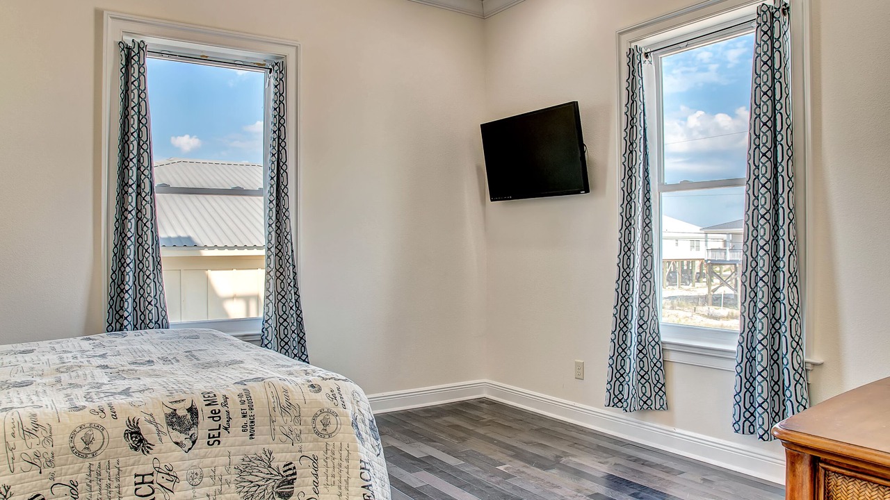 Photo of Bedroom in Dauphin Island