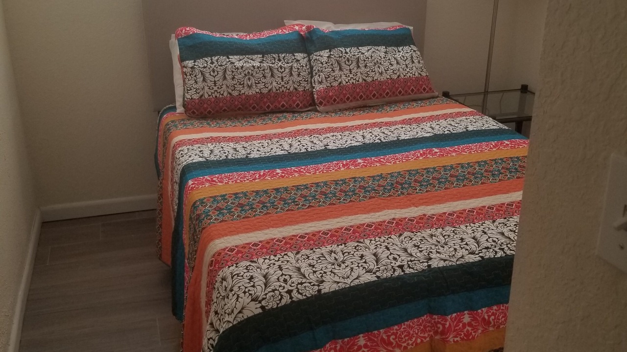 Photo of Bedroom in Tropic
