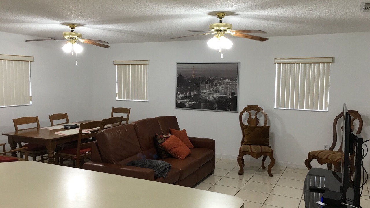 Photo of Livingroom in Tamiami