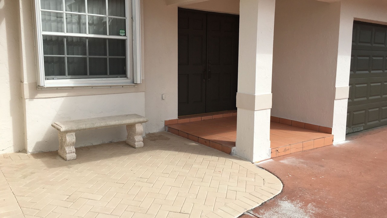 Photo of Outdoor in Tamiami