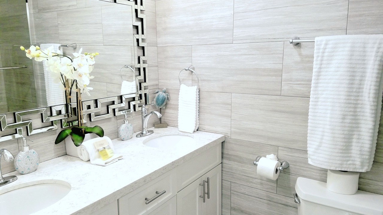 Photo of Bathroom in Jupiter Bay