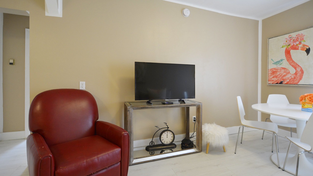 Photo of Livingroom in South of Fifth