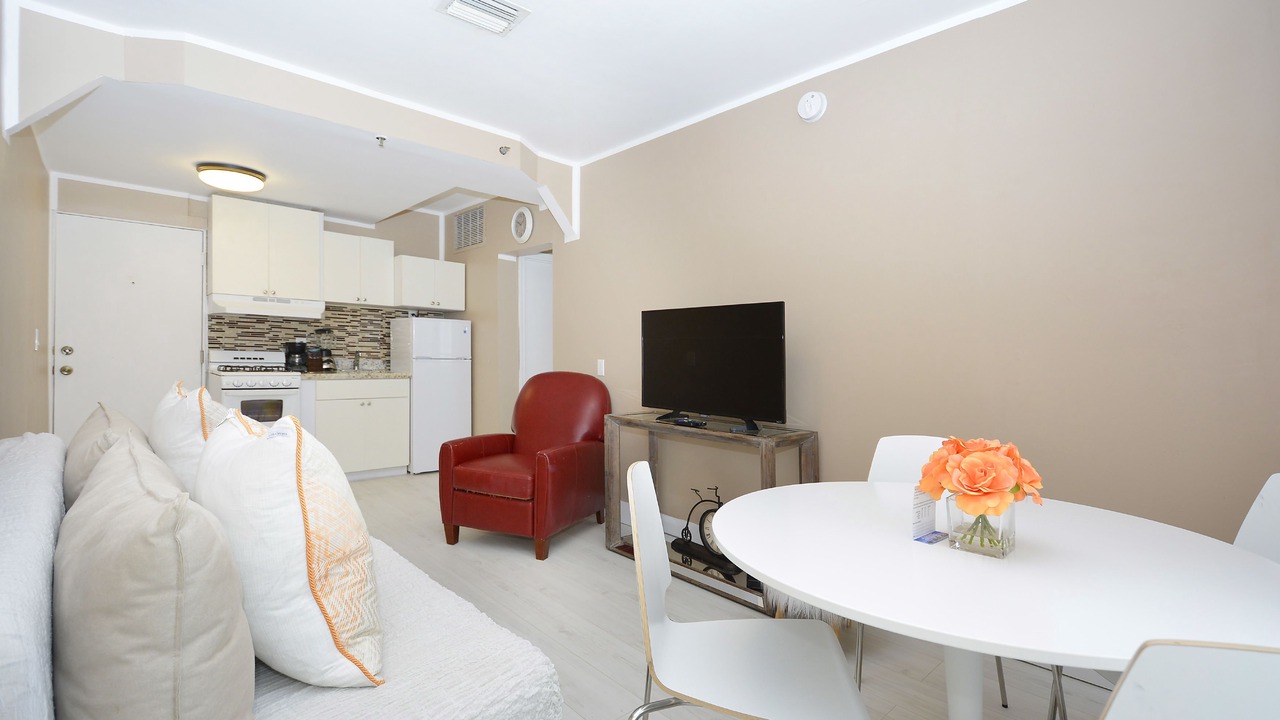 Photo of Livingroom in South of Fifth