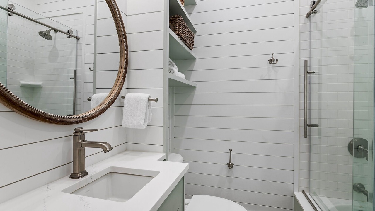 Photo of Bathroom in Cottage District