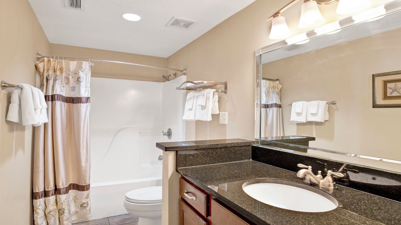 Photo of Bathroom in Orange Beach East