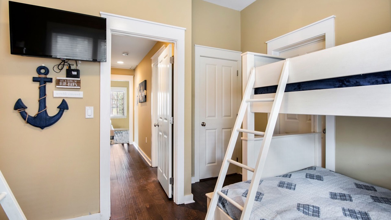 Photo of Bedroom in Laurel Grove