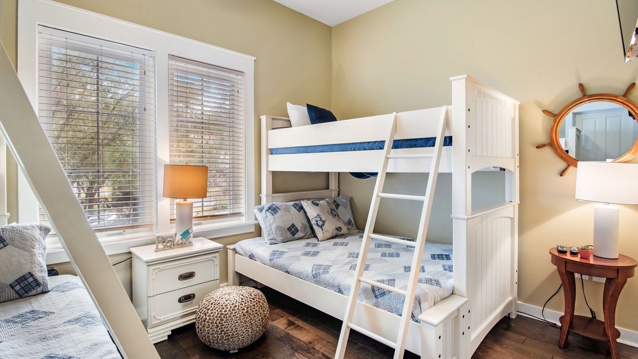 Photo of Bedroom in Laurel Grove
