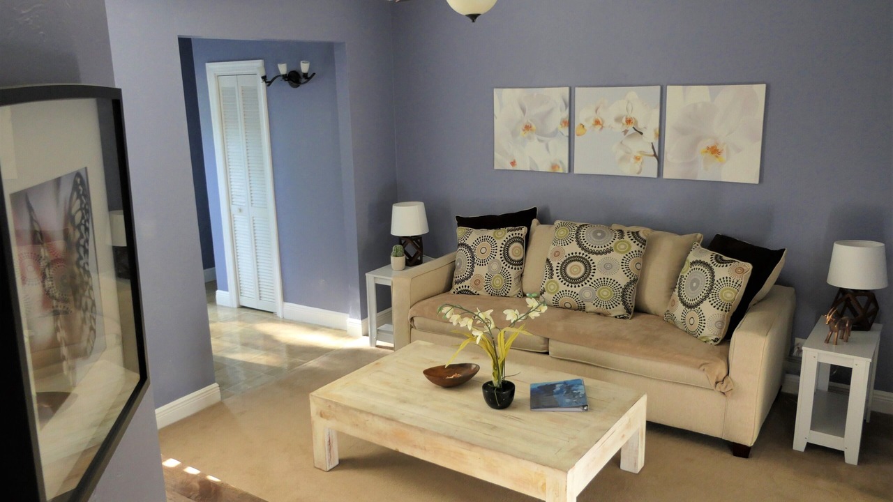 Photo of Bedroom in Altamont Manor
