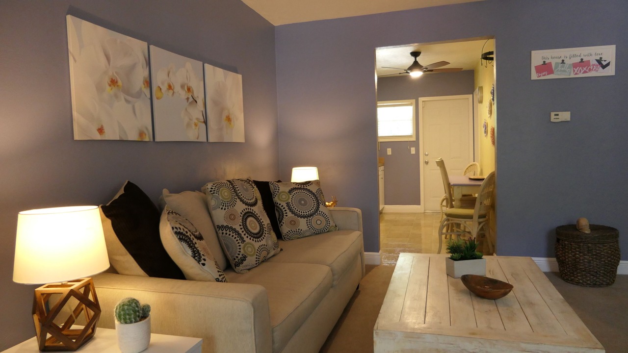 Photo of Bedroom in Altamont Manor