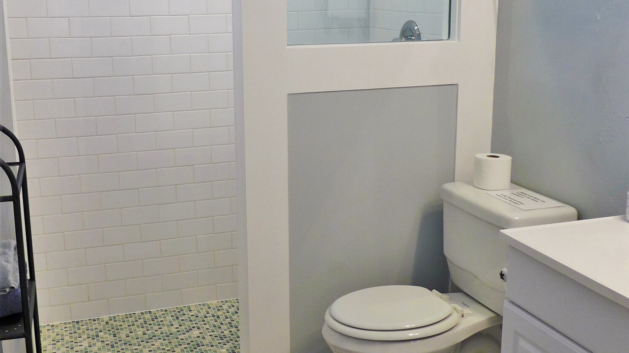 Photo of Bathroom in Altamont Manor