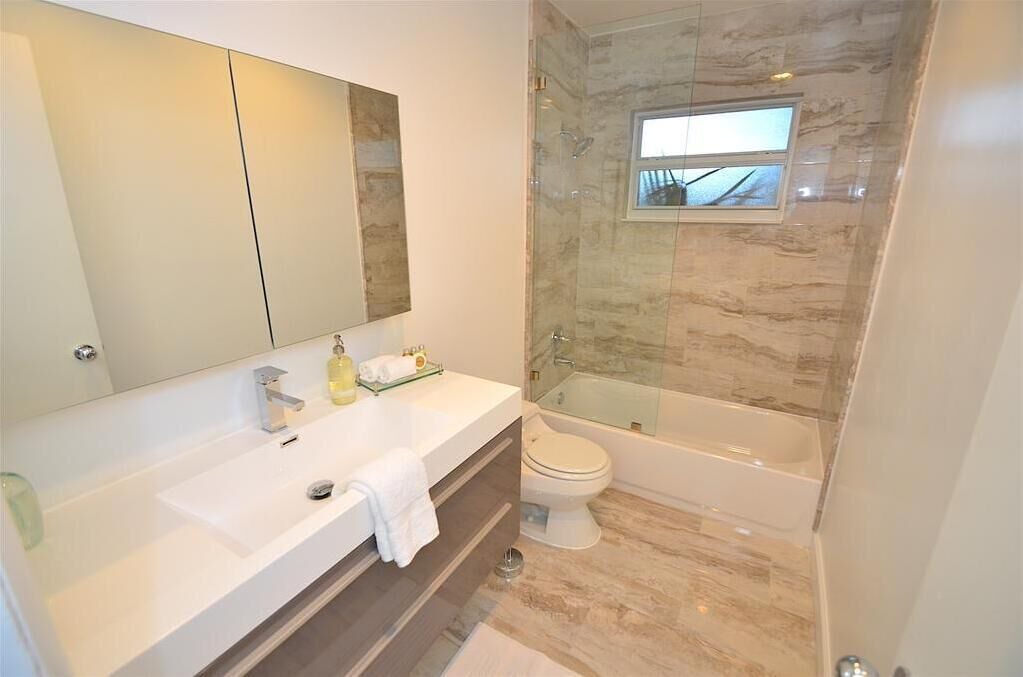 Photo of Bathroom in Coral Ridge