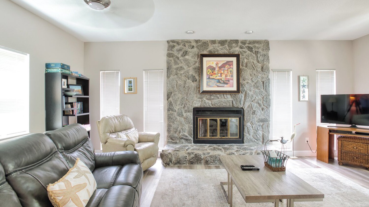 Photo of Livingroom in Treasure Island