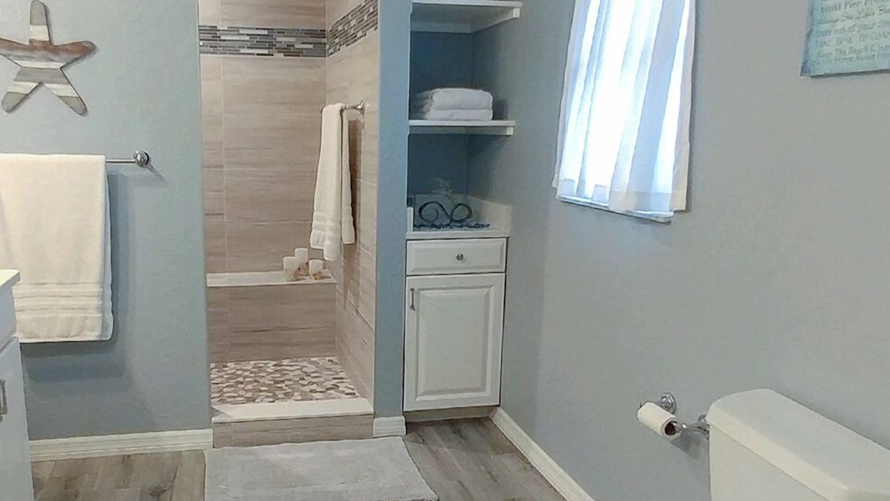 Photo of Bathroom in Treasure Island