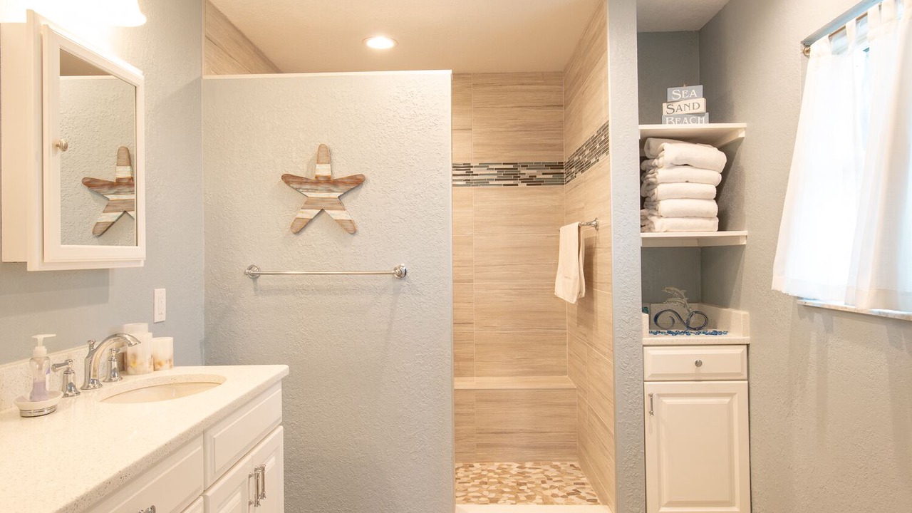 Photo of Bathroom in Treasure Island