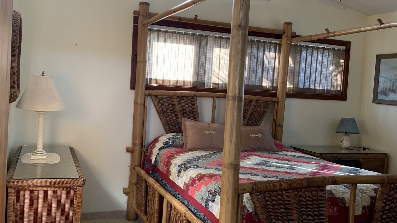 Photo of Bedroom in Venetian Shores