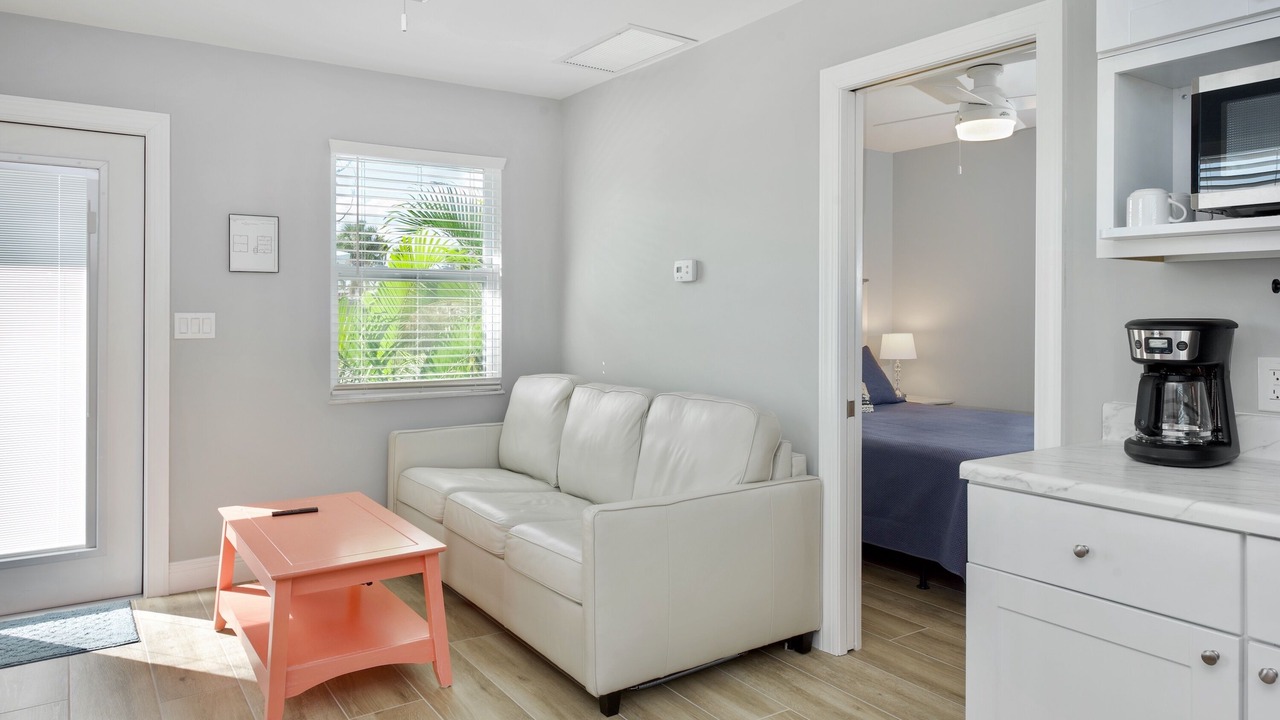 Photo of Livingroom in Mid Island