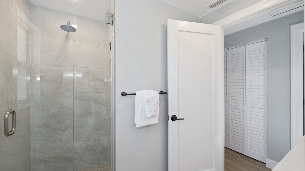 Photo of Bathroom in Mid Island