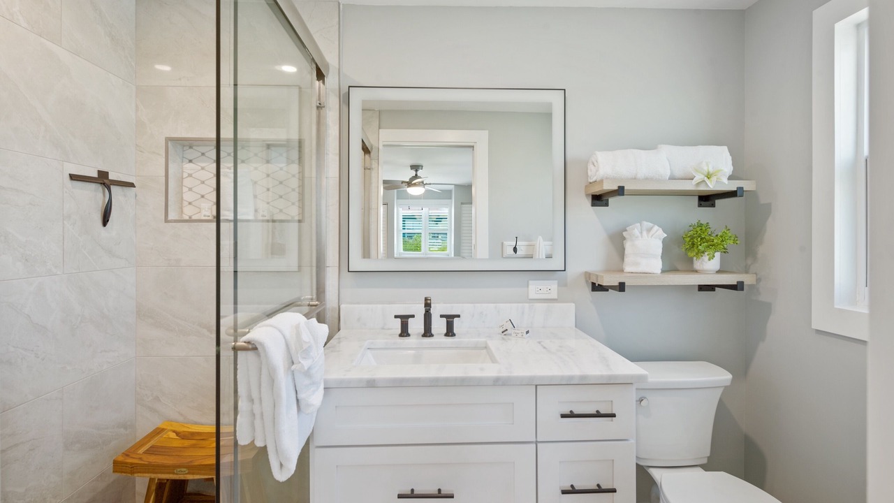 Photo of Bathroom in Mid Island