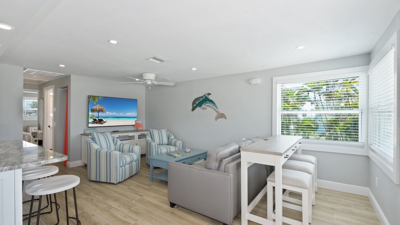 Photo of Livingroom in Mid Island