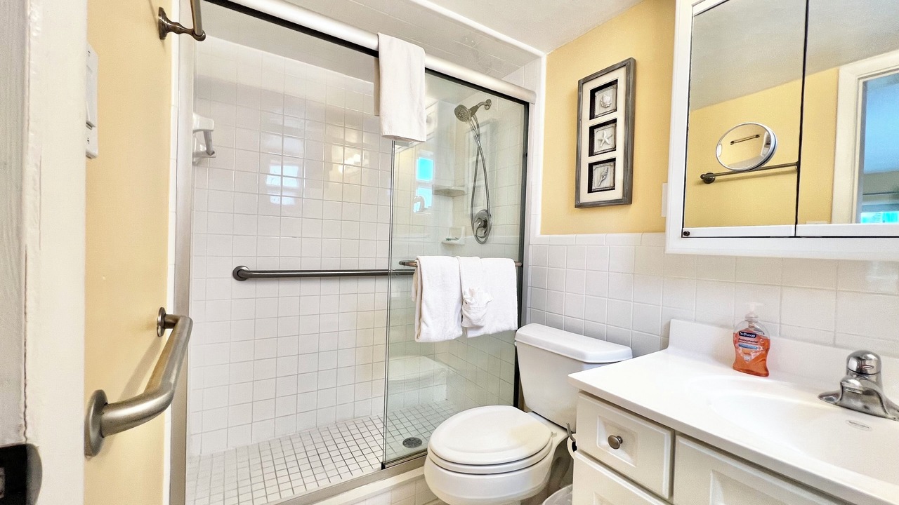Photo of Bathroom in Key Colony Beach