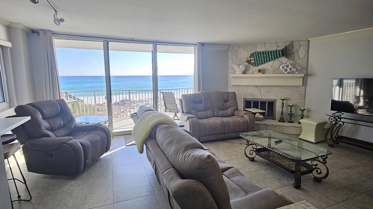 Photo of Livingroom in White Sands