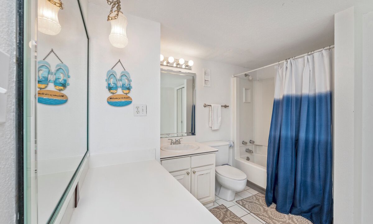 Photo of Bathroom in Holiday Isle
