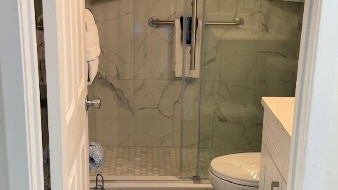Photo of Bathroom in Holiday Isle