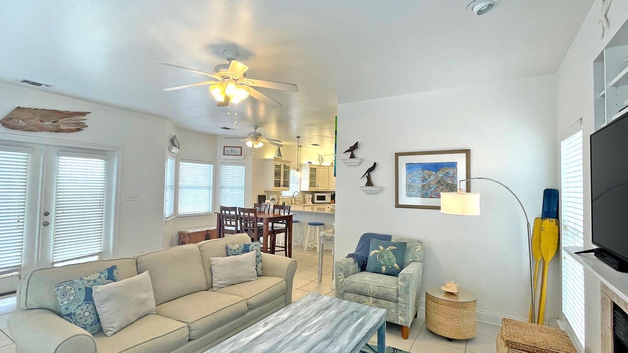 Photo of Livingroom in White Sands Cottages