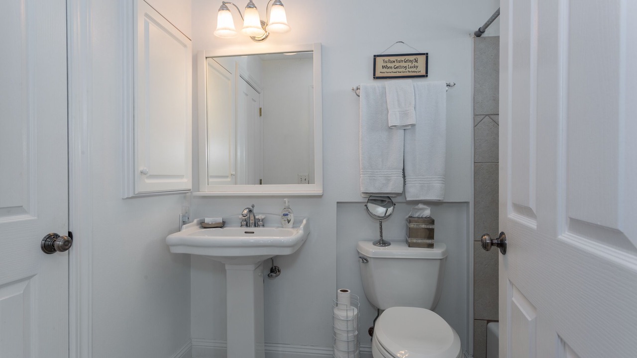 Photo of Bathroom in White Sands Cottages