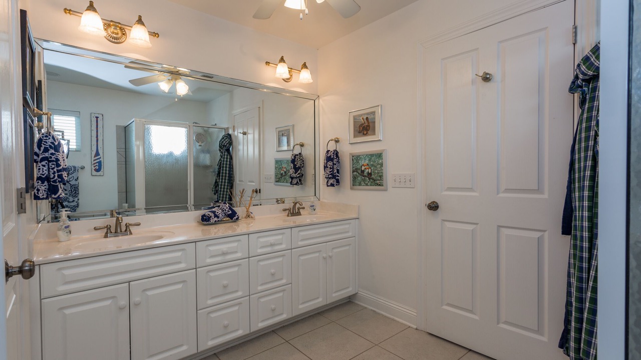 Photo of Bathroom in White Sands Cottages