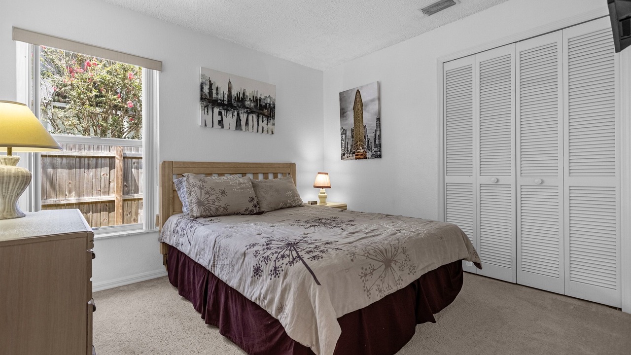 Photo of Bedroom in Lindfields
