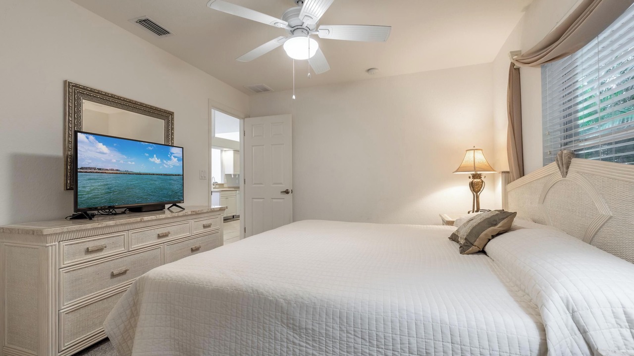 Photo of Bedroom in Pelican