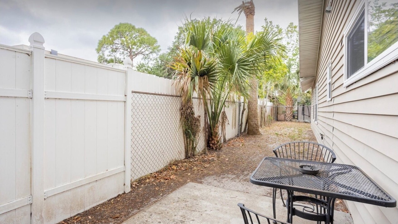 Photo of Outdoor in Meadowlawn