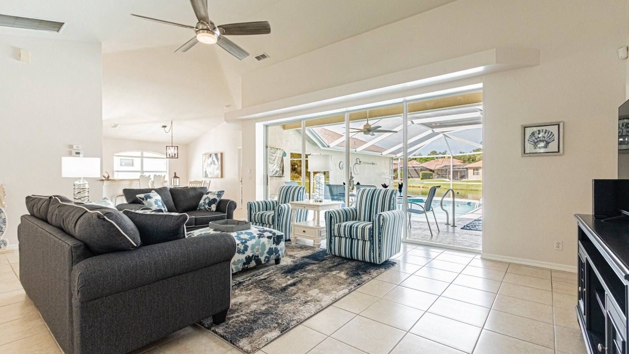 Photo of Livingroom in Central Naples