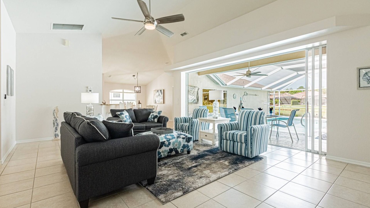Photo of Livingroom in Central Naples