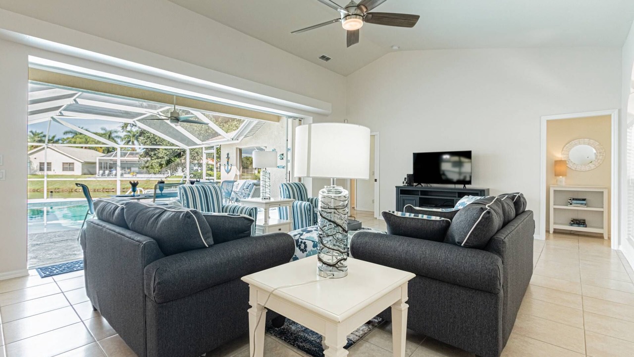 Photo of Livingroom in Central Naples