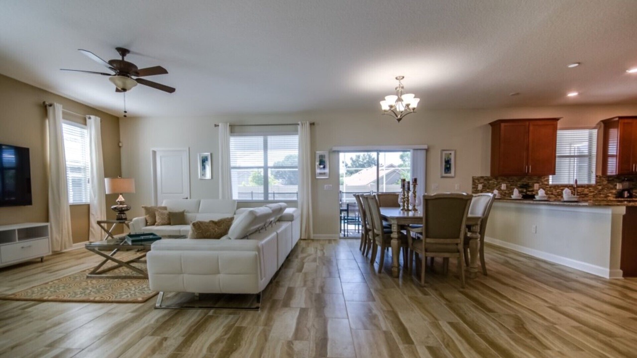 Photo of Livingroom in Davenport