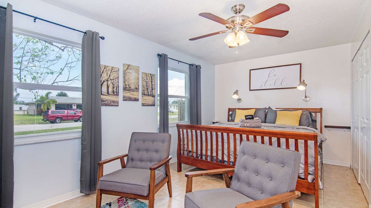 Photo of Bedroom in Interchange Square