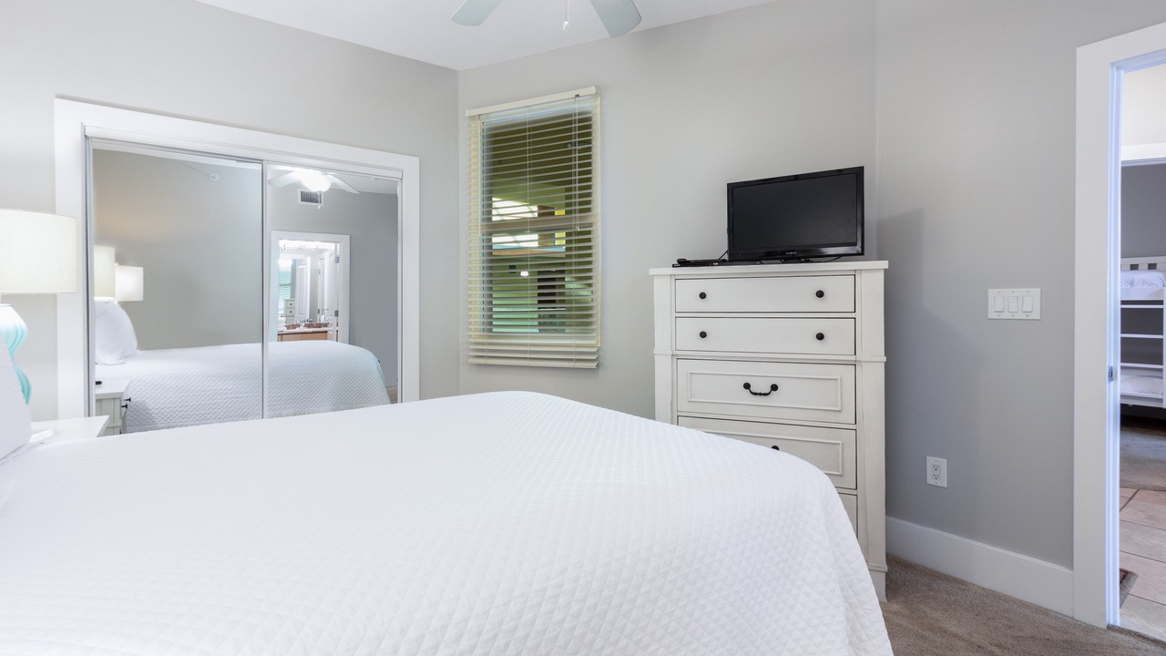 Photo of Bedroom in Orange Beach East
