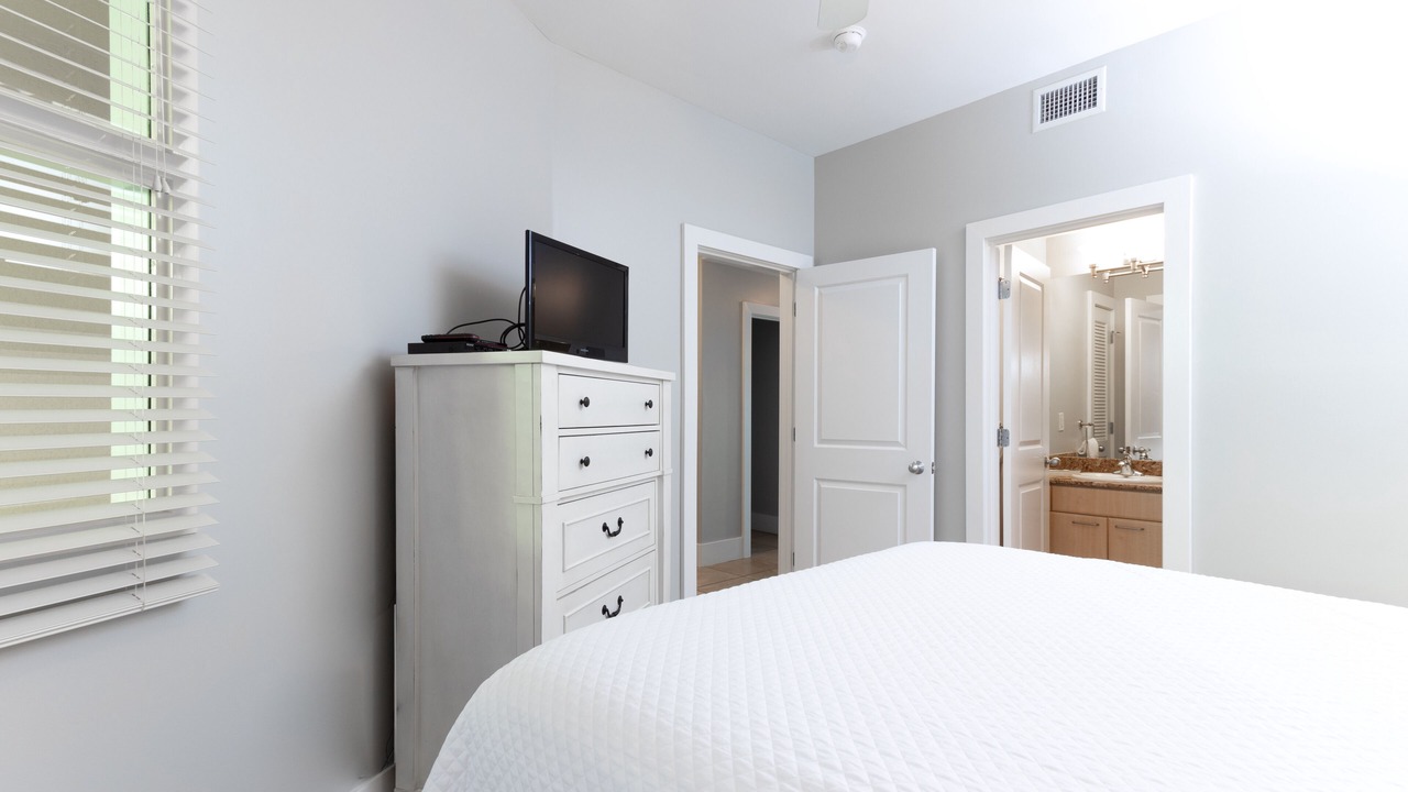 Photo of Bedroom in Orange Beach East