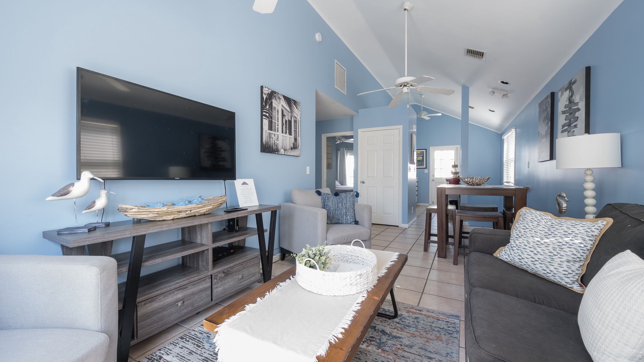 Photo of Livingroom in Truman Annex