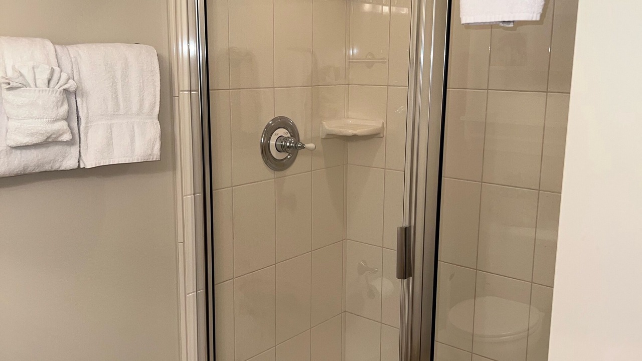 Photo of Bathroom in Baytowne Wharf